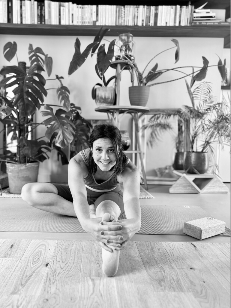 yoga posture janu sirsasana