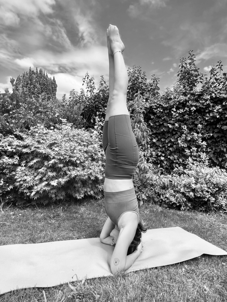 yoga posture sirsasana