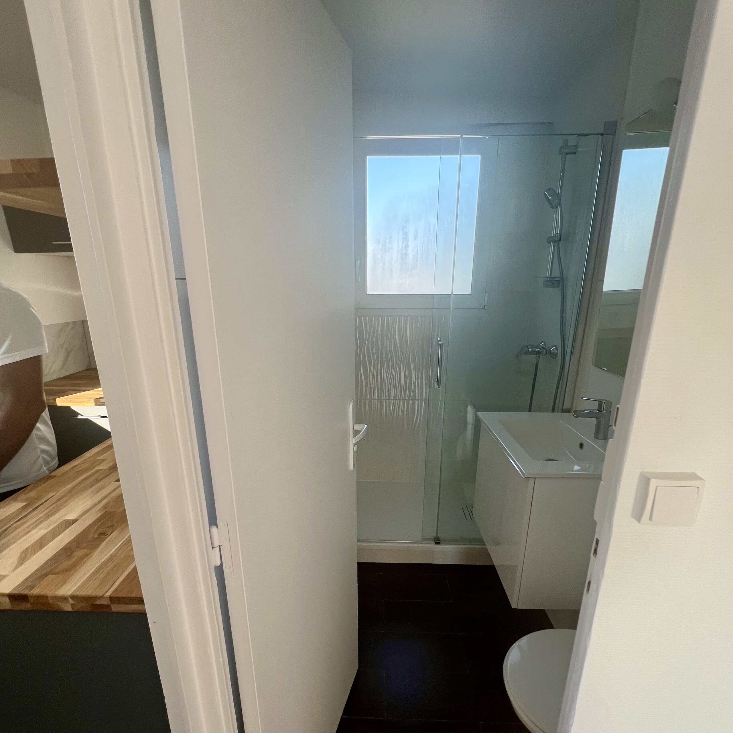 salle de douche appartement B