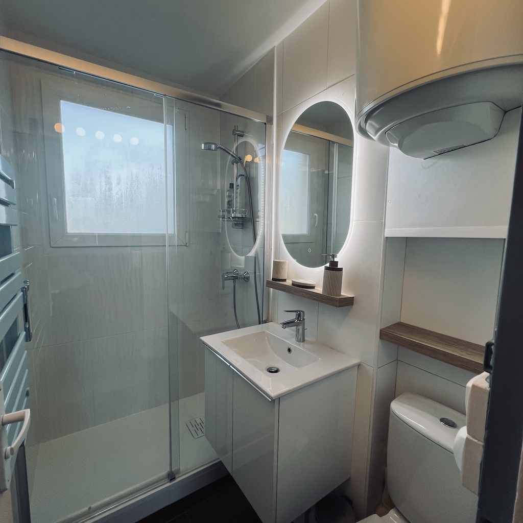 salle de douche appartement B