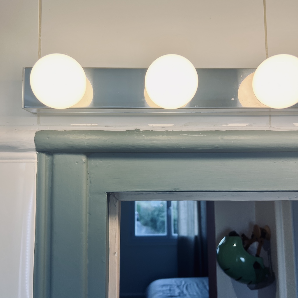 Zoom lumière salle de douche appartement B